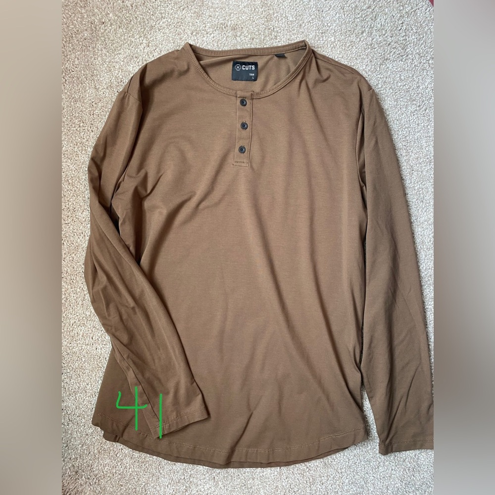 Bundle of 7 men’s Cuts shirts size Large